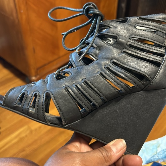 Nice black wedge sandals - Picture 3 of 3